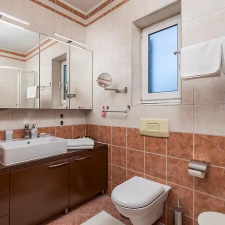 Palme Hill With A Pool Apartment