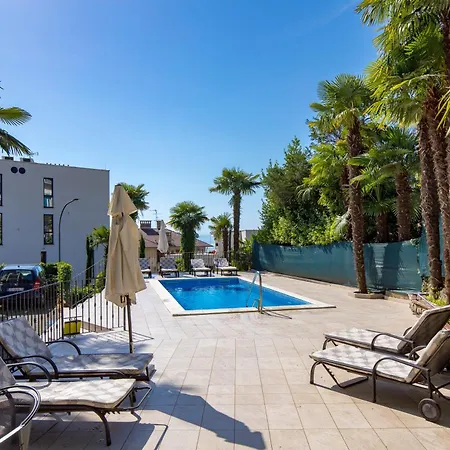 Apartment Palme Hill With A Pool *