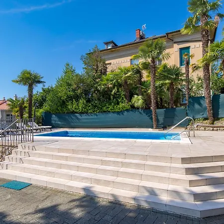 Palme Hill With A Pool Apartment Opatija